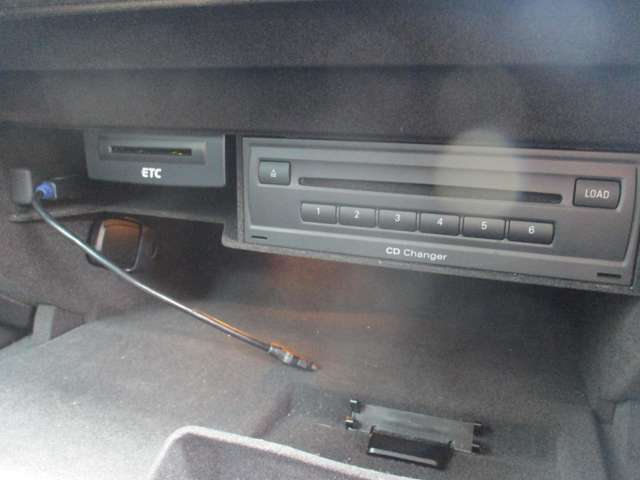 アウディ Ａ４　アバント １．８　ＴＦＳＩ H22年 (近畿) 99