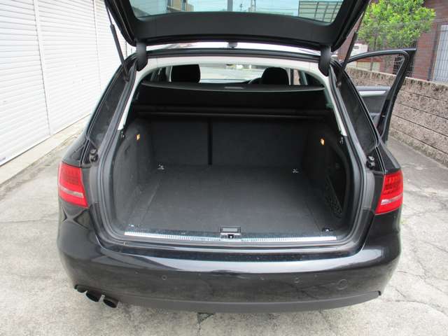 アウディ Ａ４　アバント １．８　ＴＦＳＩ H22年 (近畿) 99