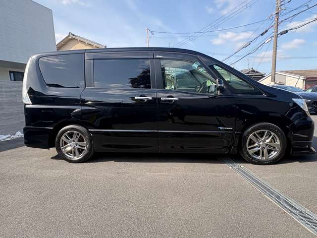 日産 セレナ ２．０ ライダー ブラックライン Ｓ－ＨＹＢＲＩＤ H24年 (近畿) 99