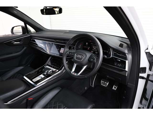 アウディ ＳＱ７ ４．０ ４ＷＤ R6年 (東海) 99