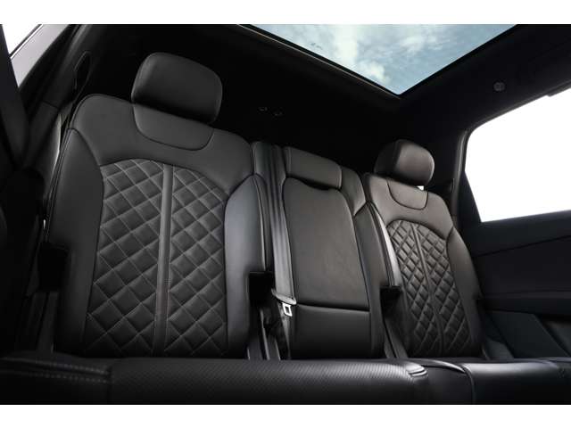 アウディ ＳＱ７ ４．０ ４ＷＤ R6年 (東海) 99