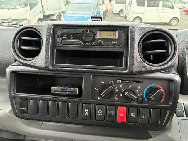 日野自動車 デュトロルートバン ４．０Ｄターボ H30年 (関東) 99