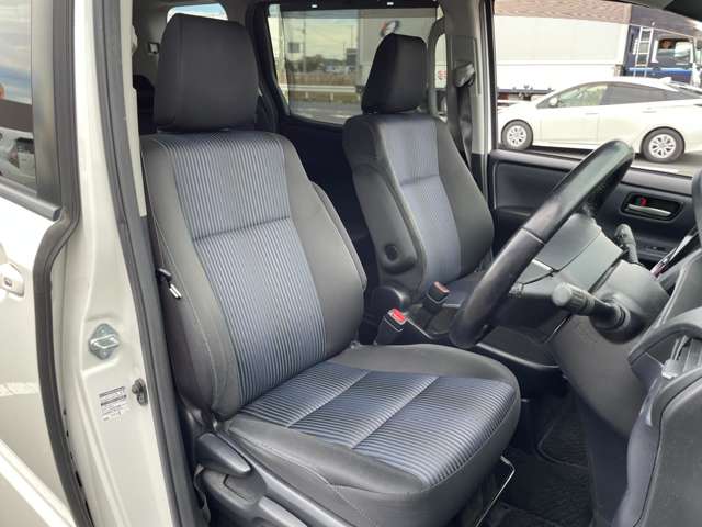 トヨタ ノア ２．０ ＳＩ H28年 (関東) 99