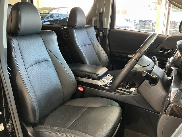 トヨタ アルファード　ハイブリッド ２．４ ＳＲ Ｃパッケージ ４ＷＤ H25年 (近畿) 99