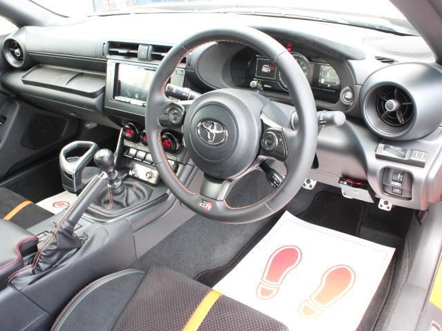 トヨタ ＧＲ８６ ２．４ ＲＺ １０ＴＨ アニバーサリー リミテッド R5年 (近畿) 99