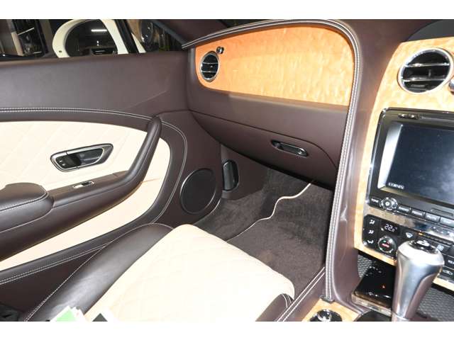 ベントレー コンチネンタルＧＴ Ｖ８ Ｓ ４ＷＤ H27年 (関東) 99