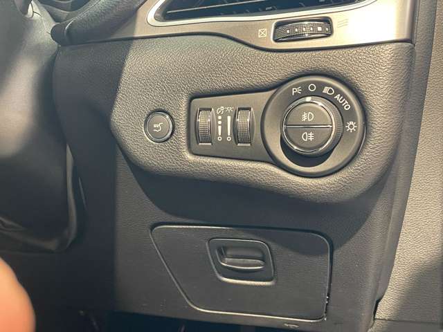 ジープ チェロキー リミテッド ４ＷＤ H30年 () 99