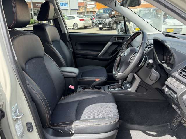 スバル フォレスター ２．０ エックスブレイク ４ＷＤ H26年 (東海) 99