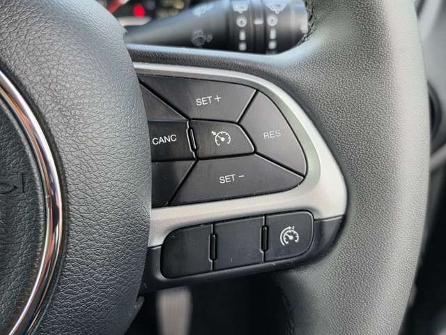 ジープ レネゲード ロンジチュード R1年 (東海) 99