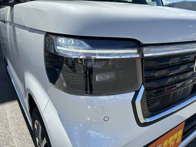 ホンダ Ｎ　ＢＯＸ カスタム ６６０ ４ＷＤ R8年 () 99