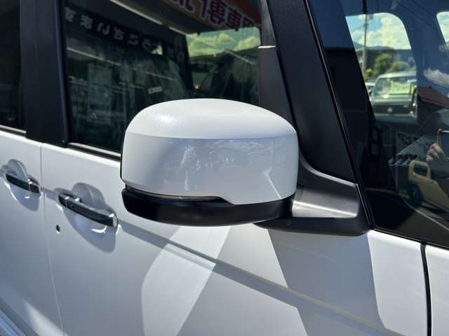 ホンダ Ｎ　ＢＯＸ カスタム ６６０ ４ＷＤ R8年 () 99