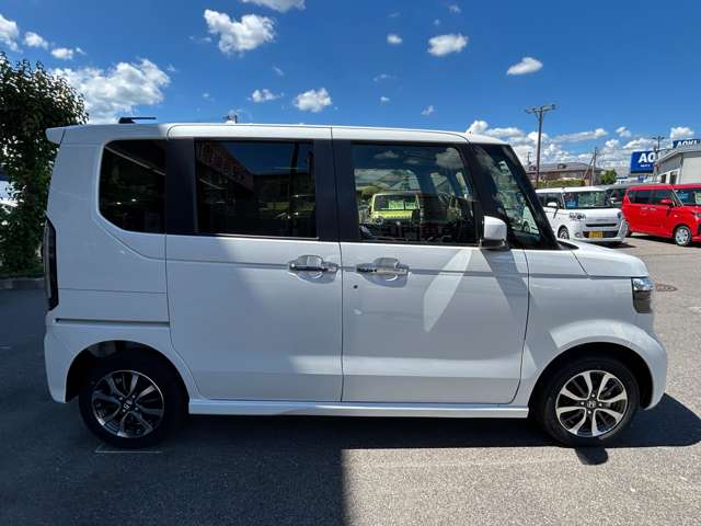 ホンダ Ｎ　ＢＯＸ カスタム ６６０ ４ＷＤ R8年 () 99
