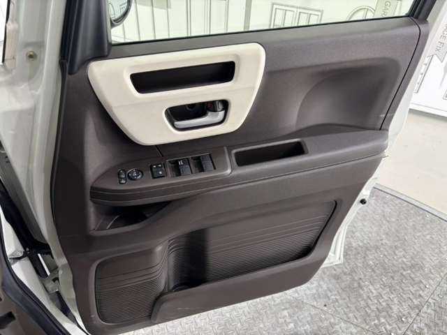 ホンダ Ｎ　ＢＯＸ ６６０ Ｌ ４ＷＤ R4年 () 99