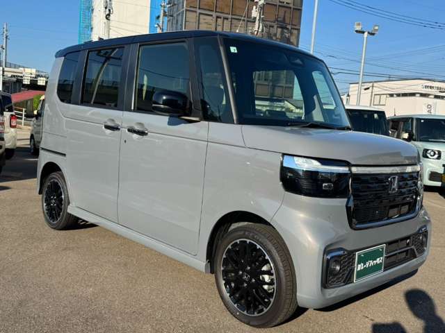 ホンダ Ｎ　ＢＯＸ カスタム ６６０ ターボ コーディネートスタイル ２トーン ４ＷＤ R8年 () 99