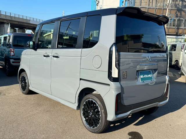 ホンダ Ｎ　ＢＯＸ カスタム ６６０ ターボ コーディネートスタイル ２トーン ４ＷＤ R8年 () 99
