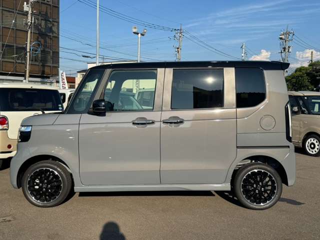 ホンダ Ｎ　ＢＯＸ カスタム ６６０ ターボ コーディネートスタイル ２トーン ４ＷＤ R8年 () 99