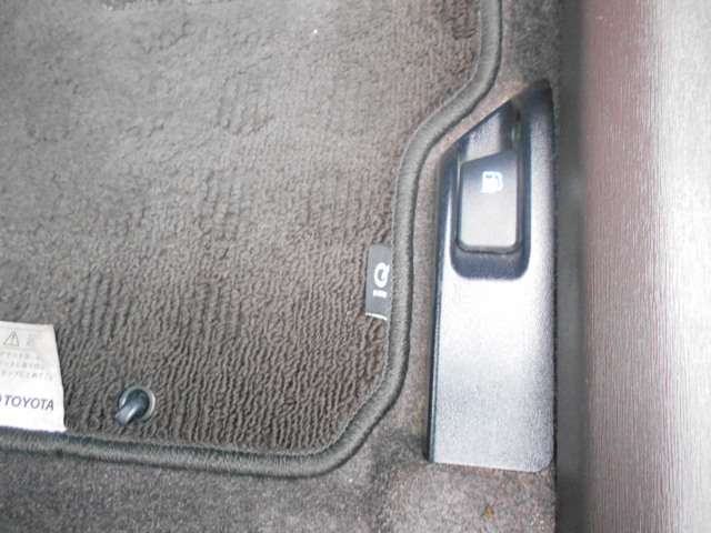 トヨタ ｉＱ １．０ １００Ｘ H20年 (東海) 99