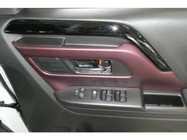 スズキ スペーシア　ギア ６６０ カスタム ハイブリッド ＸＳターボ ４ＷＤ R8年 () 99