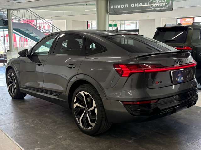 アウディ Ｑ８　ｅ−トロン　スポーツバック ５５ クワトロ Ｓライン ４ＷＤ R5年 (関東) 99