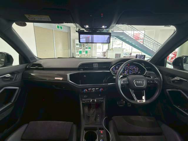 アウディ ＲＳ　Ｑ３ ２．５ ４ＷＤ R3年 (関東) 99