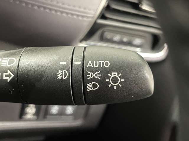 日産 セレナ １．２ Ｅ－ＰＯＷＥＲ ハイウェイスター Ｖ アーバンクロム R3年 () 99