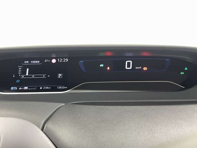 日産 セレナ １．２ Ｅ－ＰＯＷＥＲ ハイウェイスター Ｖ アーバンクロム R3年 () 99