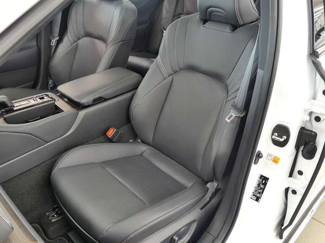 トヨタ クラウン ２．５ Ｚ ハイブリッド車 R7年 (東海) 99