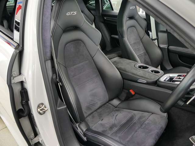 ポルシェ パナメーラ ＧＴＳ ＰＤＫ ４ＷＤ R4年 (東海) 99