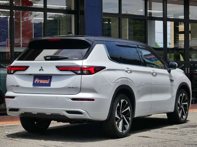 三菱 アウトランダーＰＨＥＶ ＰＨＥＶ ２．４ Ｐ ４ＷＤ R6年 (東海) 99