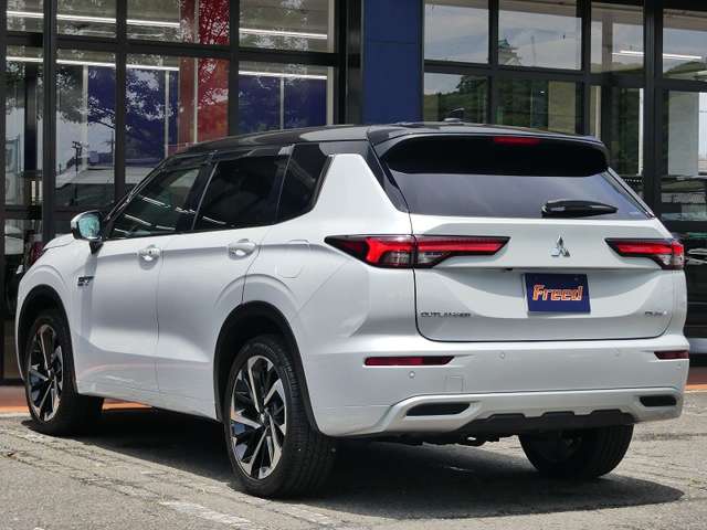 三菱 アウトランダーＰＨＥＶ ＰＨＥＶ ２．４ Ｐ ４ＷＤ R6年 (東海) 99