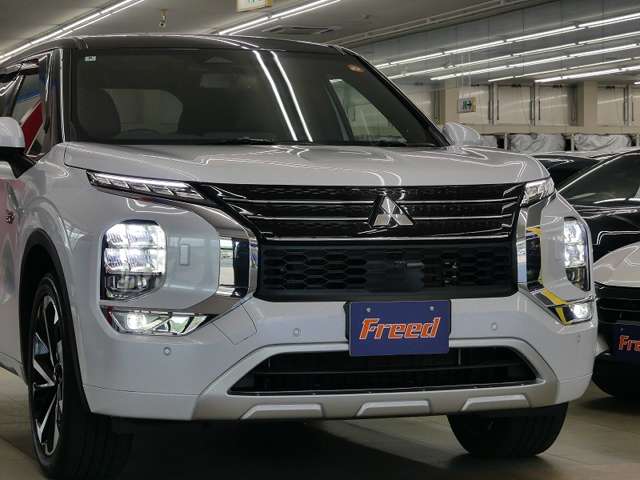 三菱 アウトランダーＰＨＥＶ ＰＨＥＶ ２．４ Ｐ ４ＷＤ R6年 (東海) 99