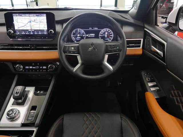 三菱 アウトランダーＰＨＥＶ ＰＨＥＶ ２．４ Ｐ ４ＷＤ R6年 (東海) 99