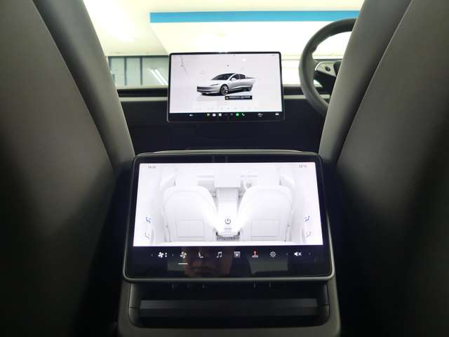テスラ モデル３ ロングレンジ ＡＷＤ R5年 (東海) 99