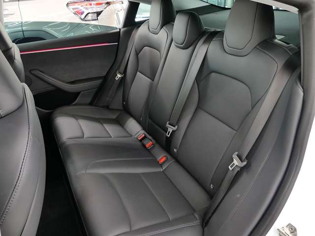 テスラ モデル３ ロングレンジ ＡＷＤ R5年 (東海) 99