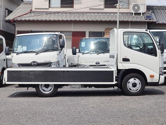 トヨタ ダイナ 平ボディ 積載２Ｔ 標準１０尺 R4年 (東海) 99