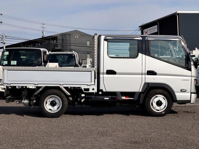 三菱フソウ キャンター Ｗキャブ 積載２Ｔ 平ボディ 全低床 R4年 (東海) 99