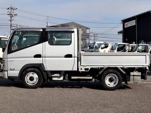 三菱フソウ キャンター Ｗキャブ 積載２Ｔ 平ボディ 全低床 R4年 (東海) 99