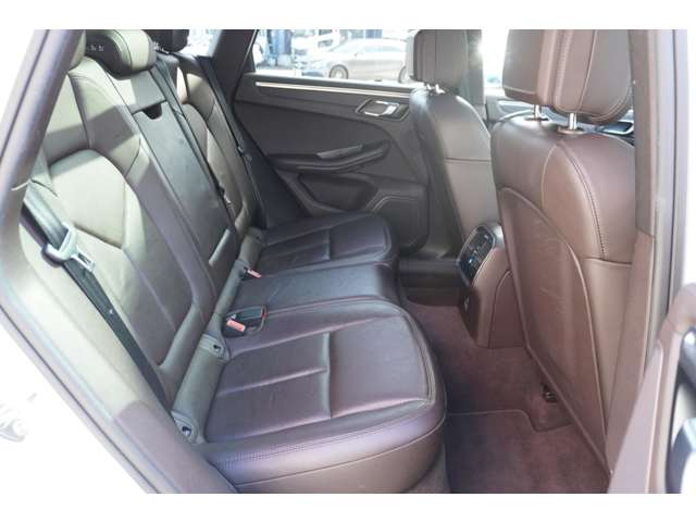 ポルシェ マカン ＰＤＫ ４ＷＤ R2年 (東北) 99