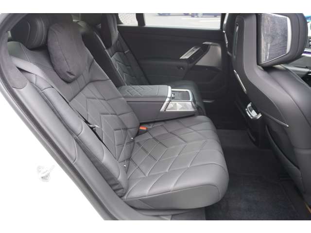 ＢＭＷ ７シリーズ ７４０Ｄ Ｘドライブ エクセレンス ディーゼルターボ ４ＷＤ R5年 (東北) 99