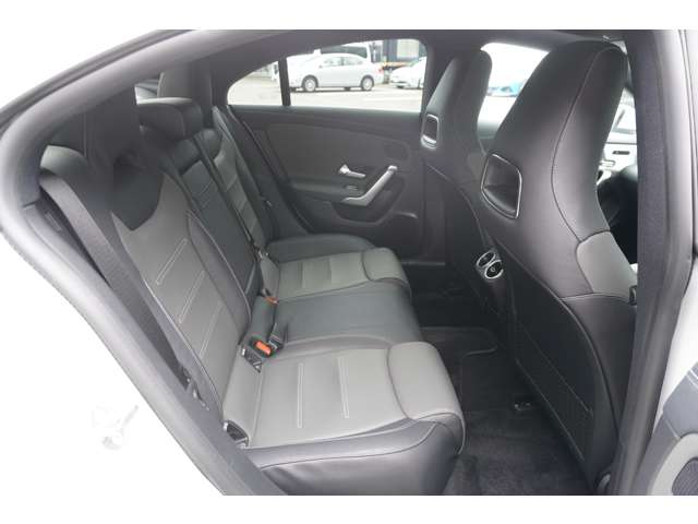 メルセデスベンツ ＣＬＡクラス ＣＬＡ２００Ｄ ＡＭＧライン ディーゼルターボ R1年 (東北) 99