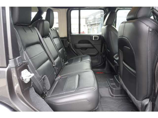 ジープ ラングラー　アンリミテッド アンリミテッド サハラ ２．０Ｌ ４ＷＤ R2年 (東北) 99