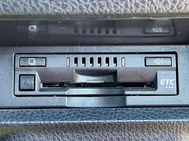 トヨタ ヴォクシー ２．０ ＺＳ 煌ＩＩ R1年 (近畿) 99