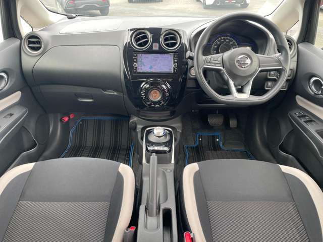 日産 ノート １．２ Ｅ－ＰＯＷＥＲ Ｘ H29年 (近畿) 99
