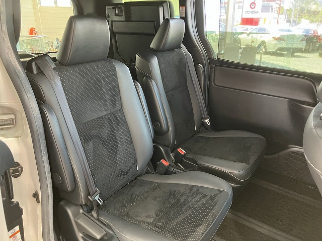 トヨタ ヴォクシー １．８ ハイブリッド ＺＳ 煌ＩＩＩ R3年 (近畿) 99