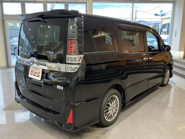 トヨタ ヴォクシー １．８ ハイブリッド ＺＳ 煌ＩＩＩ R3年 (近畿) 99