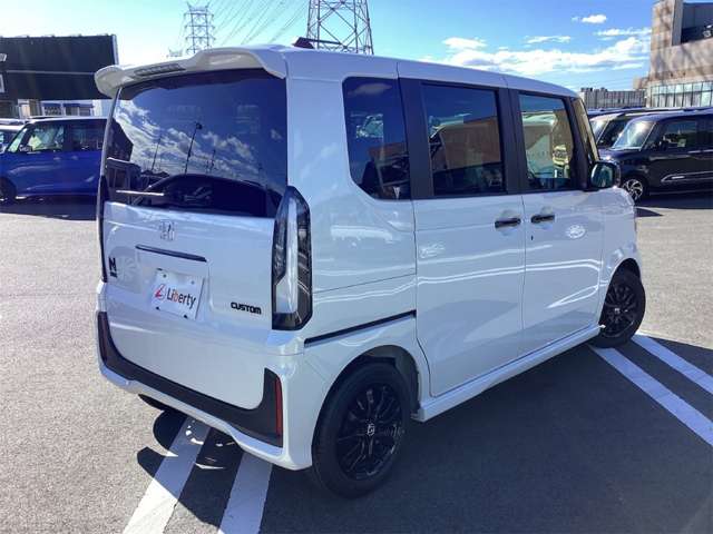 ホンダ Ｎ　ＢＯＸ カスタム ６６０ ブラック スタイル R8年 (近畿) 99