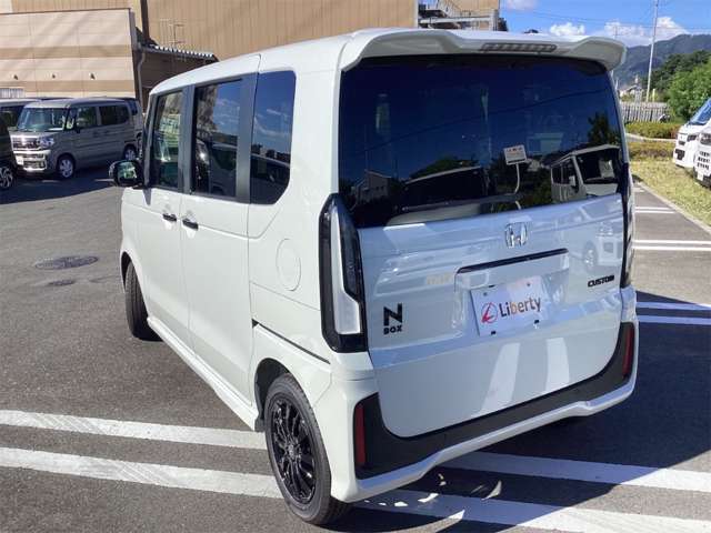 ホンダ Ｎ　ＢＯＸ カスタム ６６０ ブラック スタイル R8年 (近畿) 99
