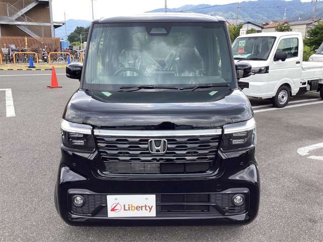 ホンダ Ｎ　ＢＯＸ カスタム ６６０ ターボ ブラック スタイル R8年 (近畿) 99