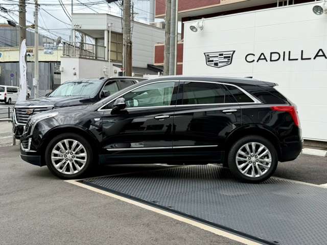 キャデラック ＸＴ５　クロスオーバー スポーツ エディション ４ＷＤ R1年 (近畿) 99