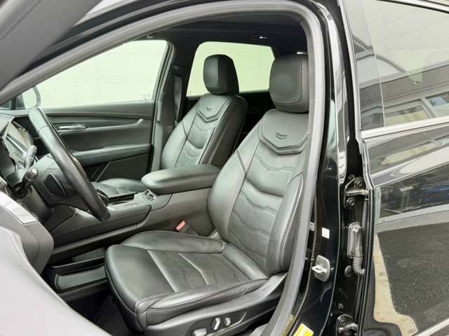 キャデラック ＸＴ５　クロスオーバー スポーツ エディション ４ＷＤ R1年 (近畿) 99